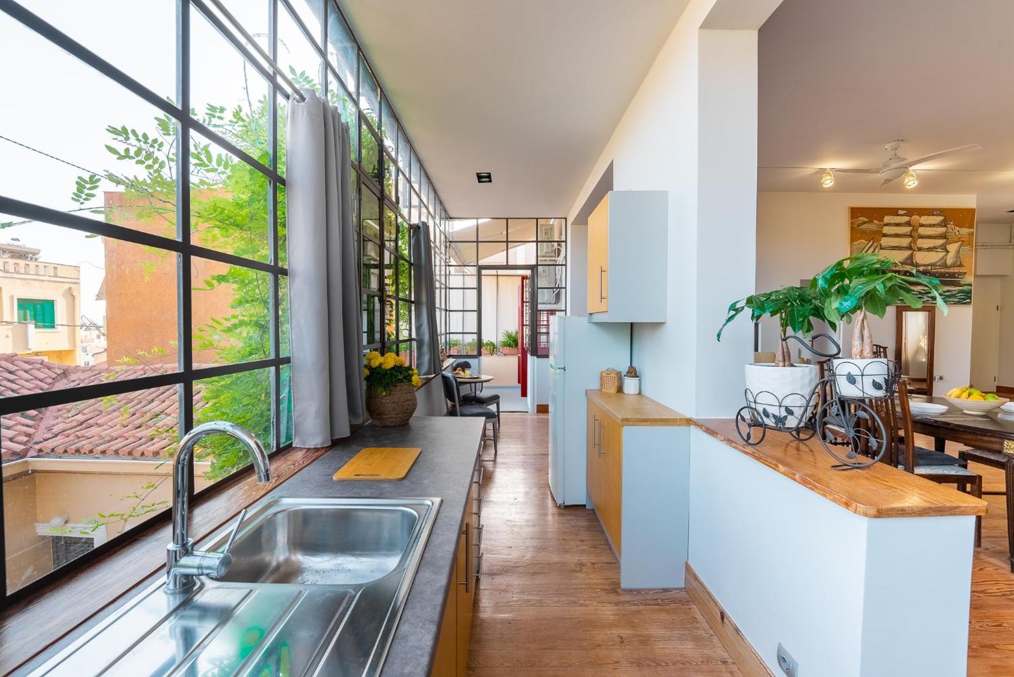 Spacious 2-bdrm At Filopappou Hill In Koukaki! Apartment *