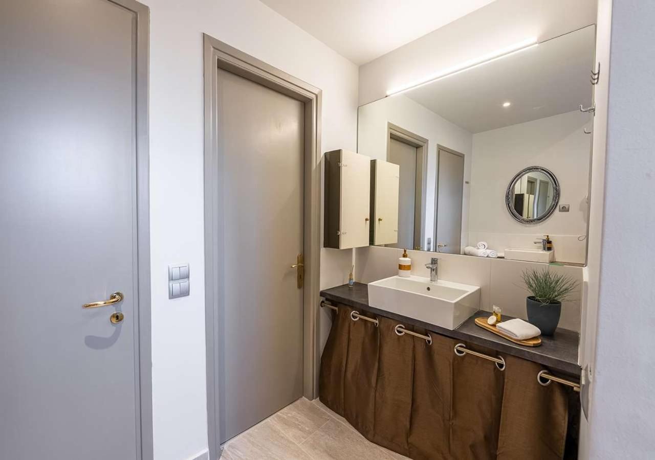 Spacious 2-bdrm At Filopappou Hill In Koukaki!