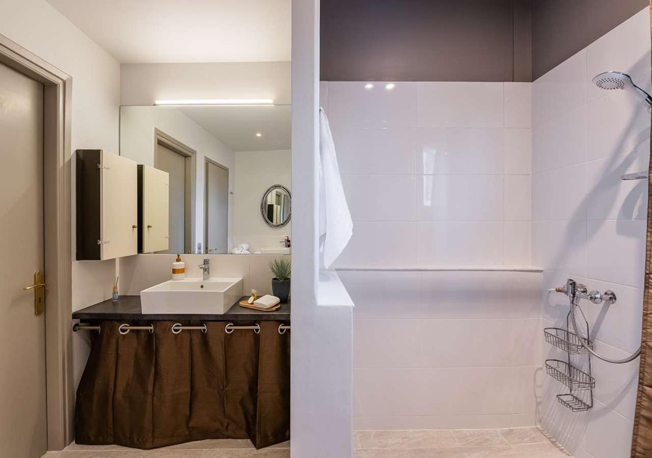 Spacious 2-bdrm At Filopappou Hill In Koukaki!