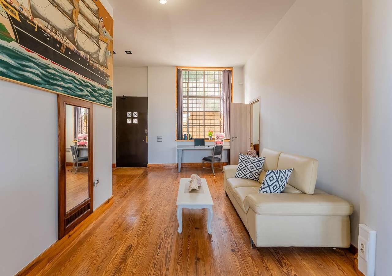 Spacious 2-bdrm At Filopappou Hill In Koukaki! Apartment *
