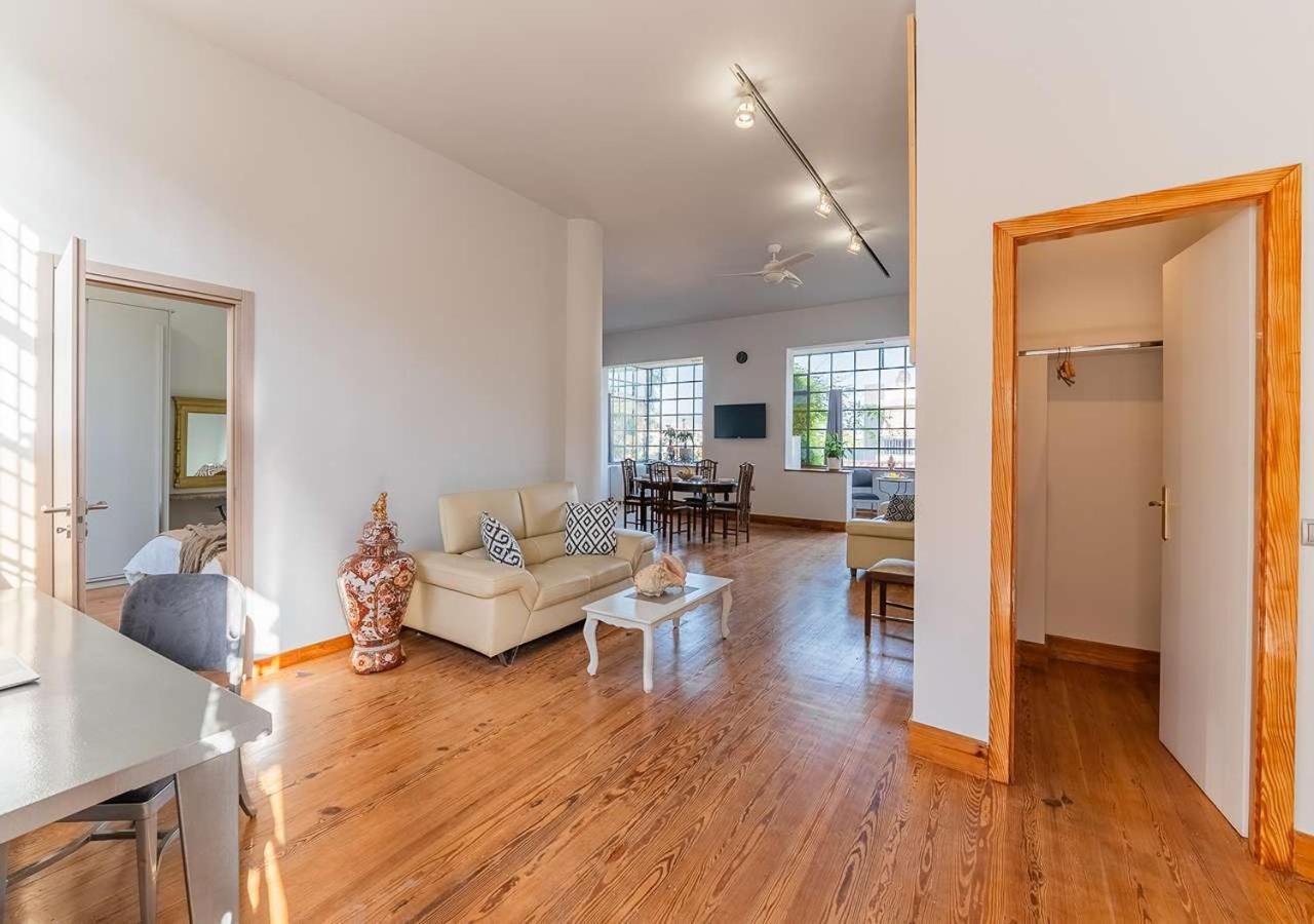 Spacious 2-bdrm At Filopappou Hill In Koukaki! Apartment