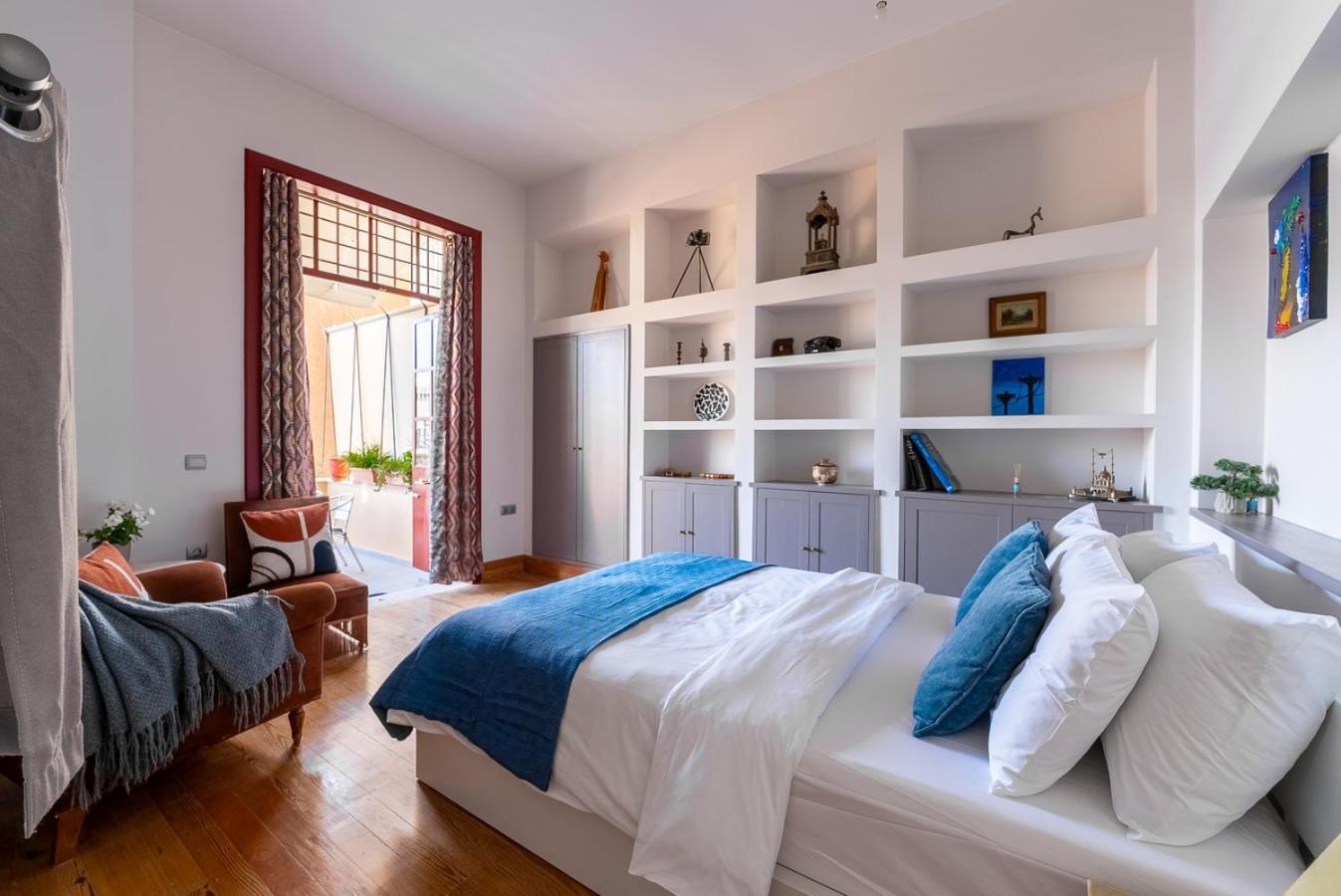 Apartment Spacious 2-bdrm At Filopappou Hill In Koukaki! Athens